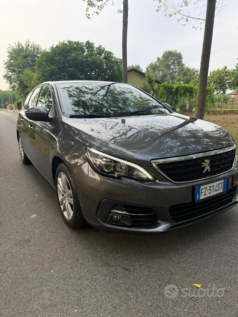 Peugeot 308 2019 photo 2