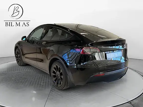 Tesla Model Y 2023 photo 3