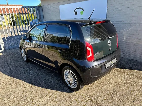 Volkswagen Up 2016 photo 4