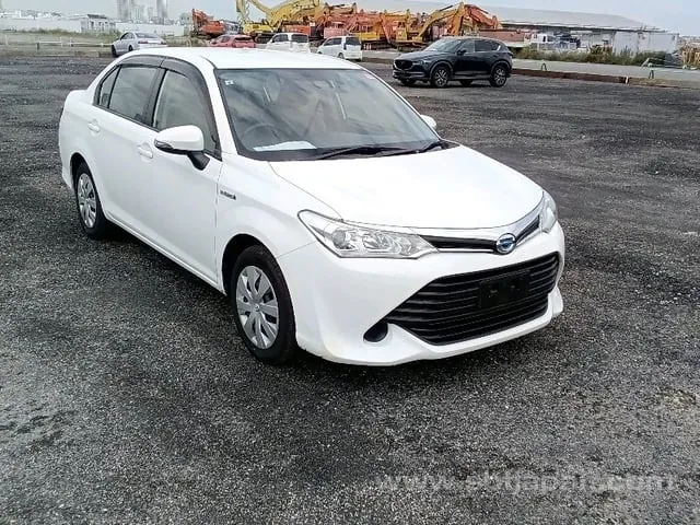 Toyota Corolla Axio Hybrid