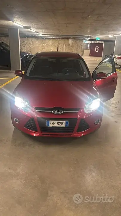 Ford Focus 2011 photo 2