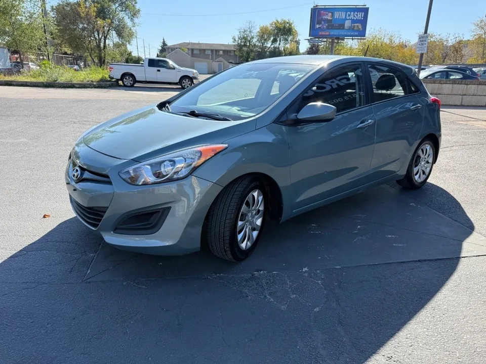 Hyundai Elantra Gt 2013 photo 3