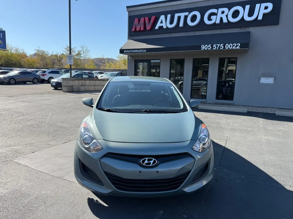 Hyundai Elantra Gt 2013 photo 2