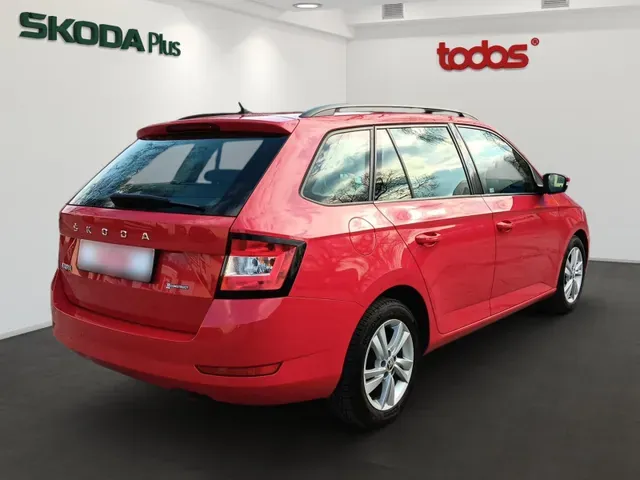 Skoda Fabia 2022 photo 4