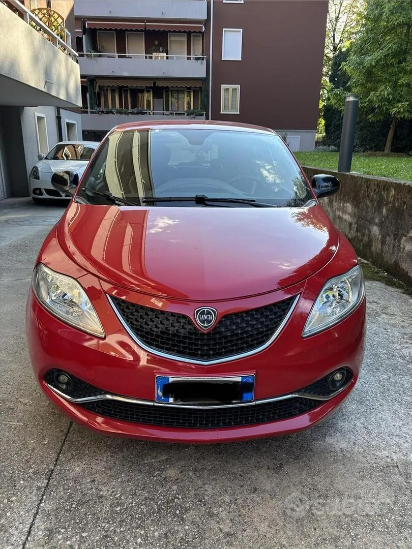 Lancia Ypsilon 2018 photo 2