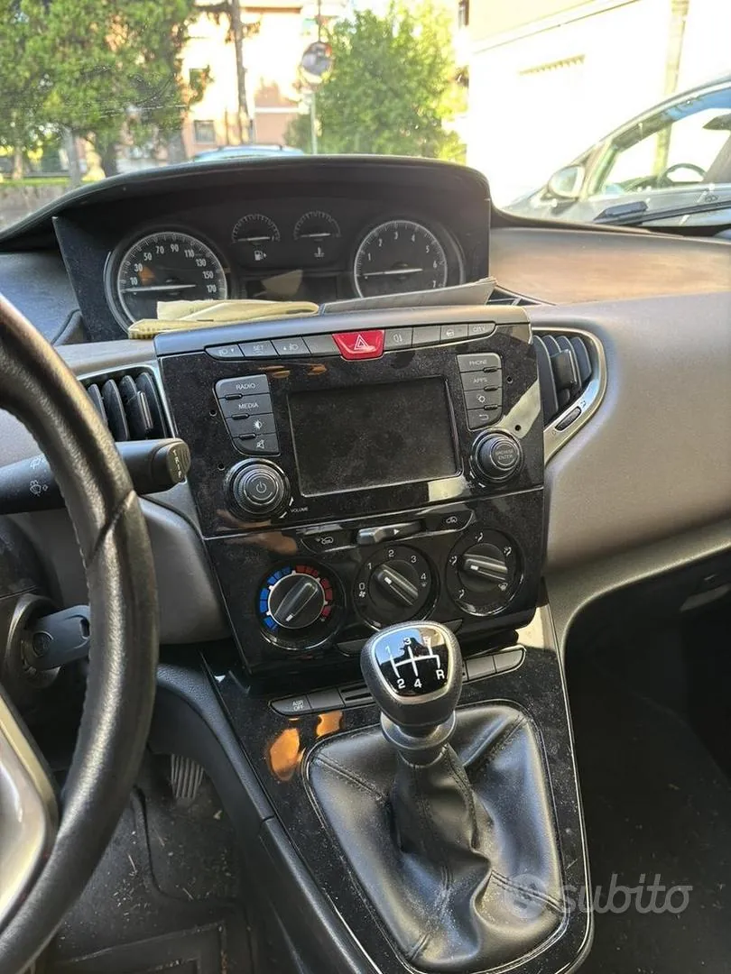 Lancia Ypsilon 2018 photo 5