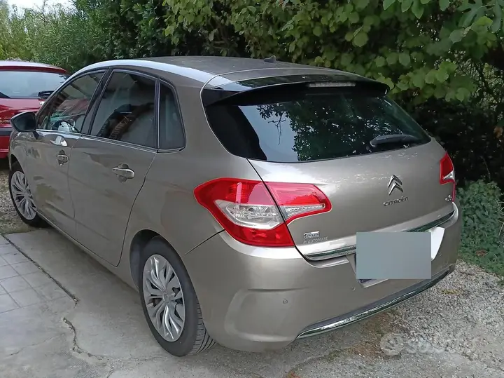 Citroen C4 2012 photo 3