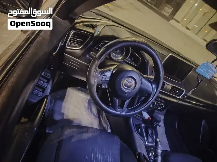 Mazda 3 2016 photo 2