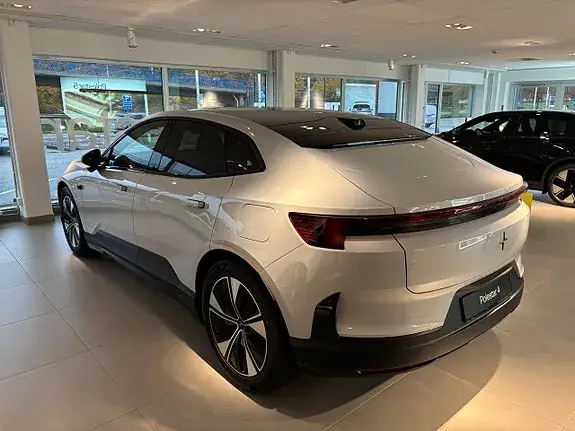 Polestar 4 2027 photo 2