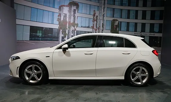 Mercedes-Benz A250 E 2020 photo 3