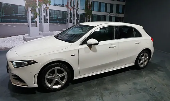 Mercedes-Benz A250 E 2020 photo 2