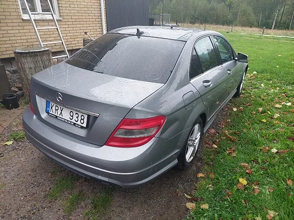 Mercedes-Benz C180 2010 photo 2