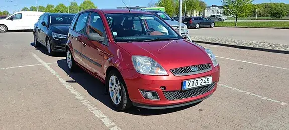 Ford Fiesta 2006 photo 2