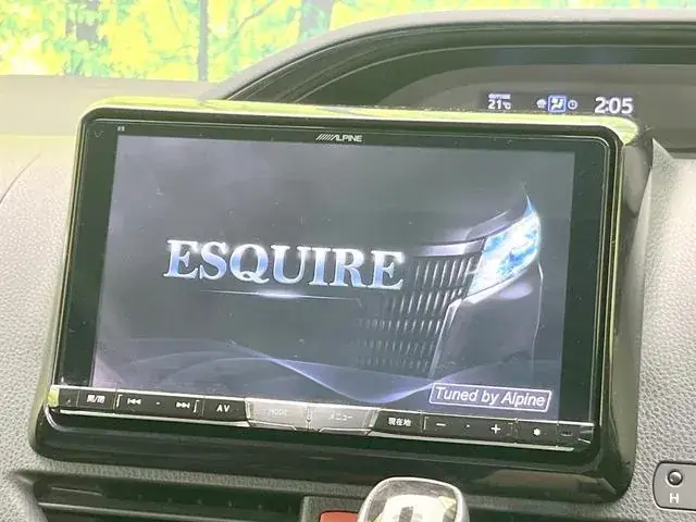 Toyota Esquaise 2016 photo 3