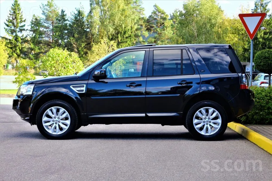 Land Rover Freelander 2013 photo 2