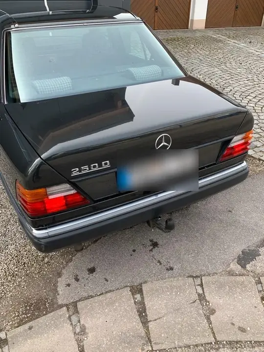 Mercedes-Benz W124