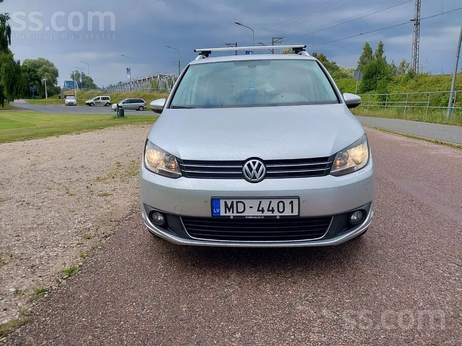 Volkswagen Touran 2015 photo 2