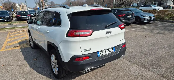 Jeep Cherokee 2015 photo 3