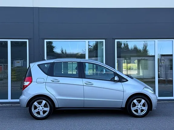 Mercedes-Benz A160 2012 photo 2