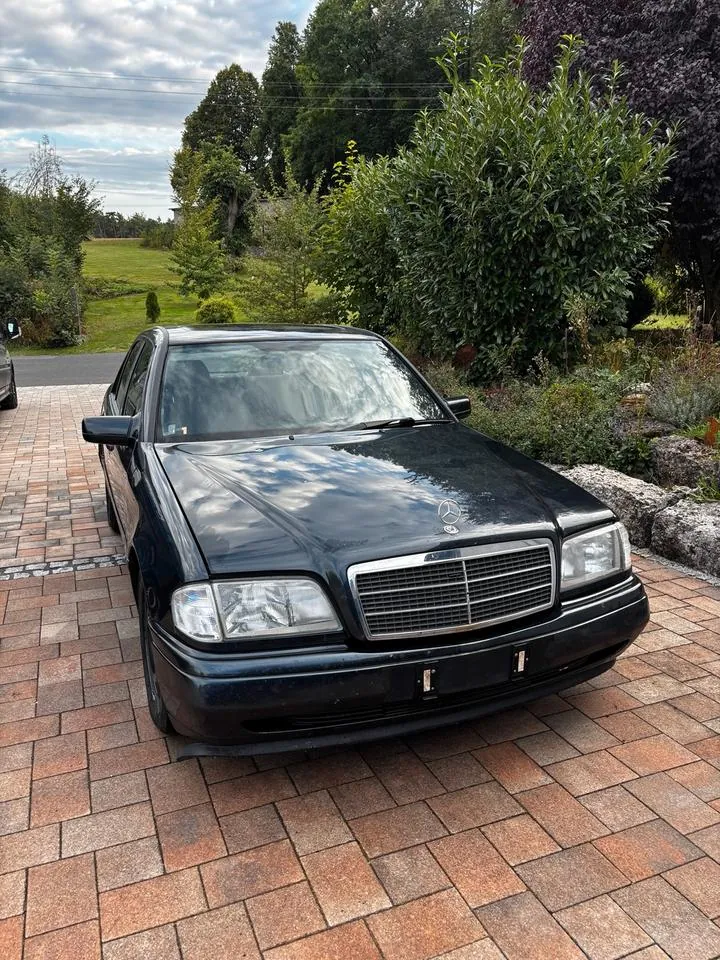 Mercedes-Benz C180