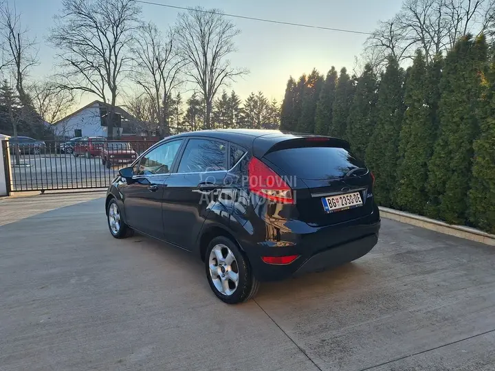 Ford Fiesta 2010 photo 3