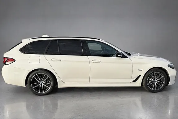BMW 530E 2023 photo 2