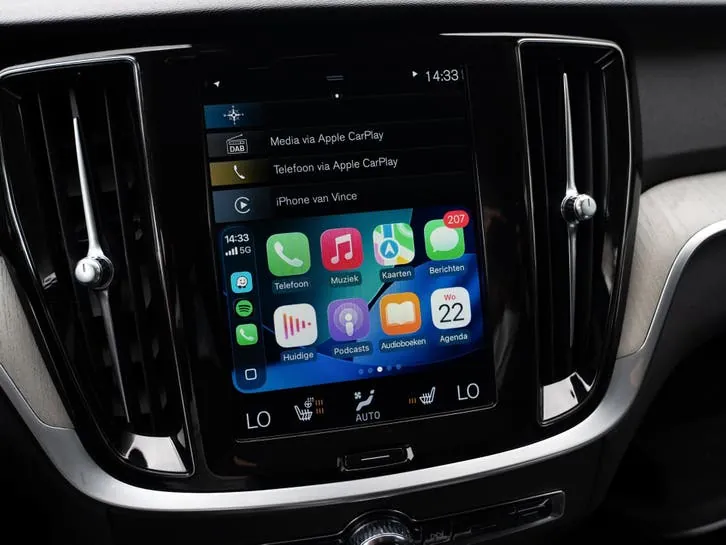 Volvo S60 2022 photo 3
