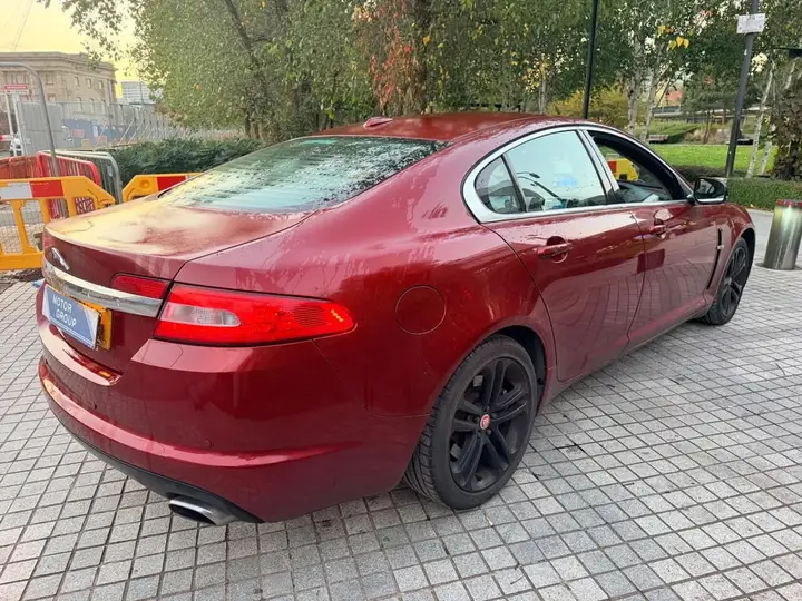 Jaguar Xf 2011 photo 5