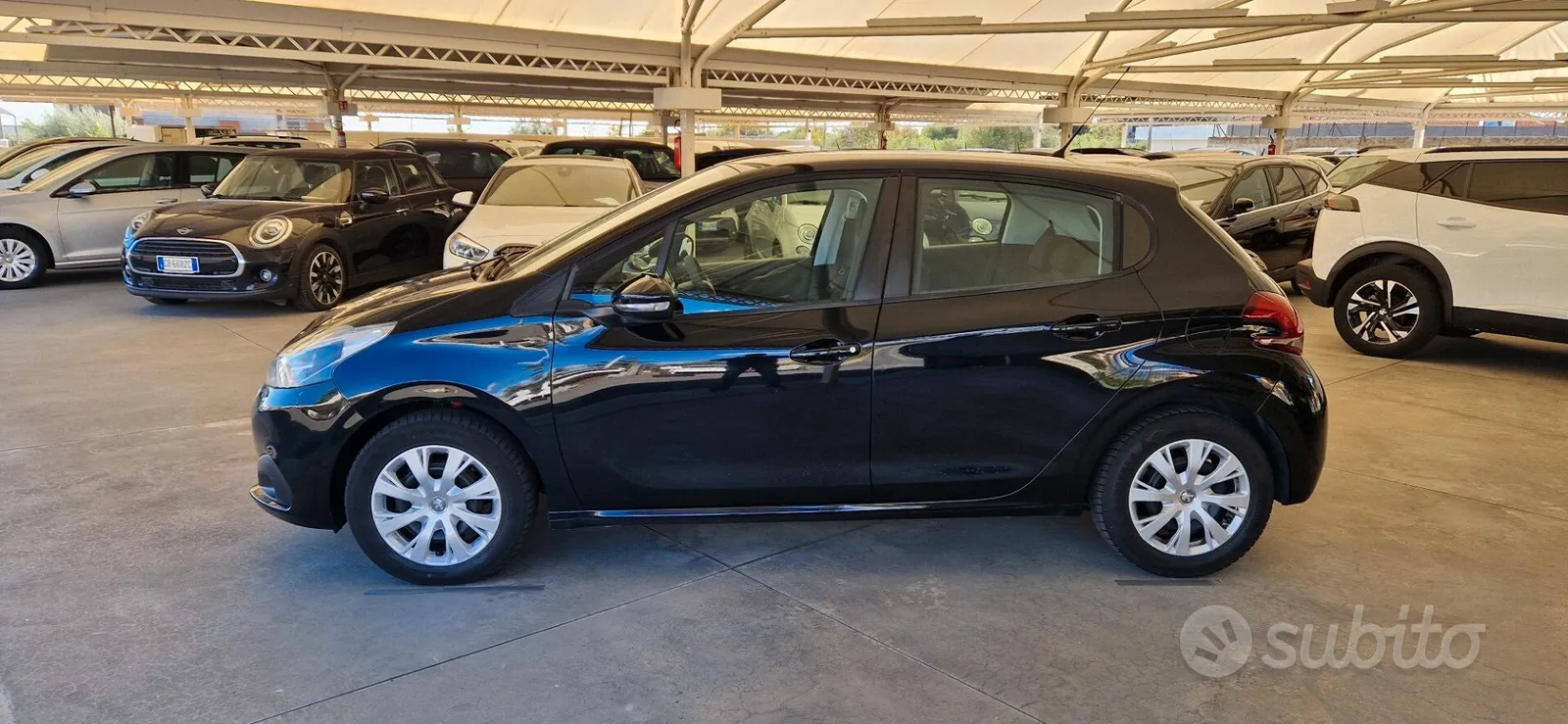 Peugeot 208 2015 photo 5