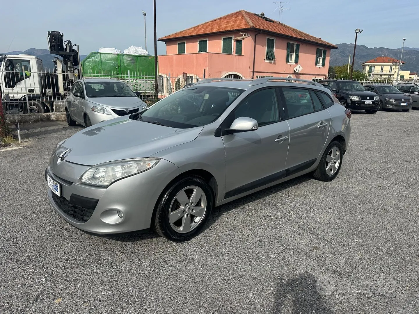 Renault Megane 2010 photo 2