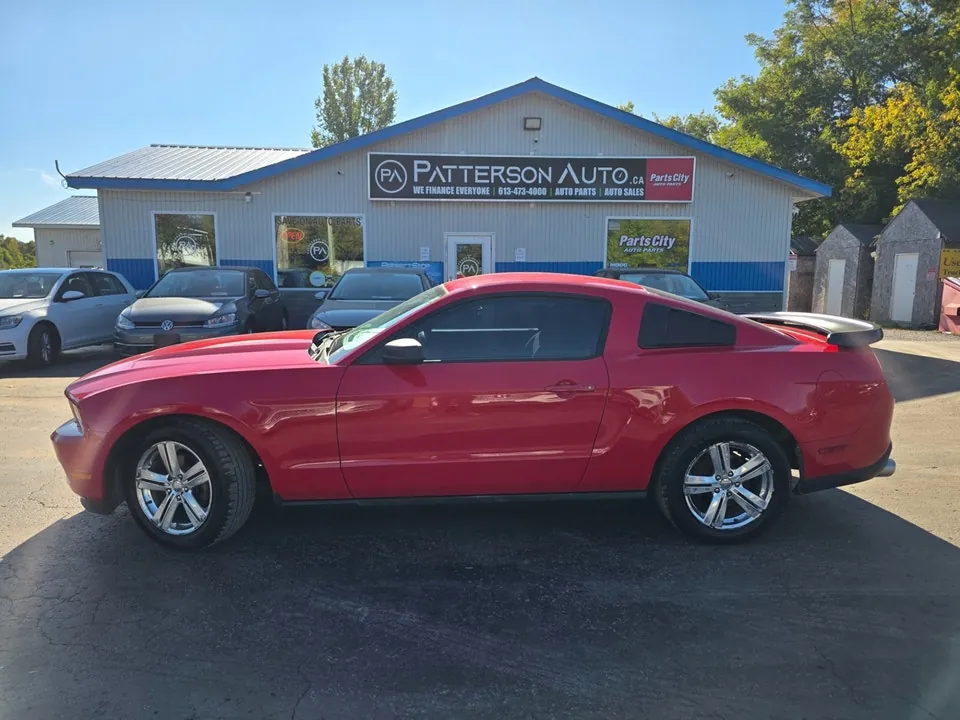 Ford Mustang 2010 photo 2