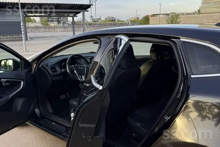 Volvo V40 2013 photo 3