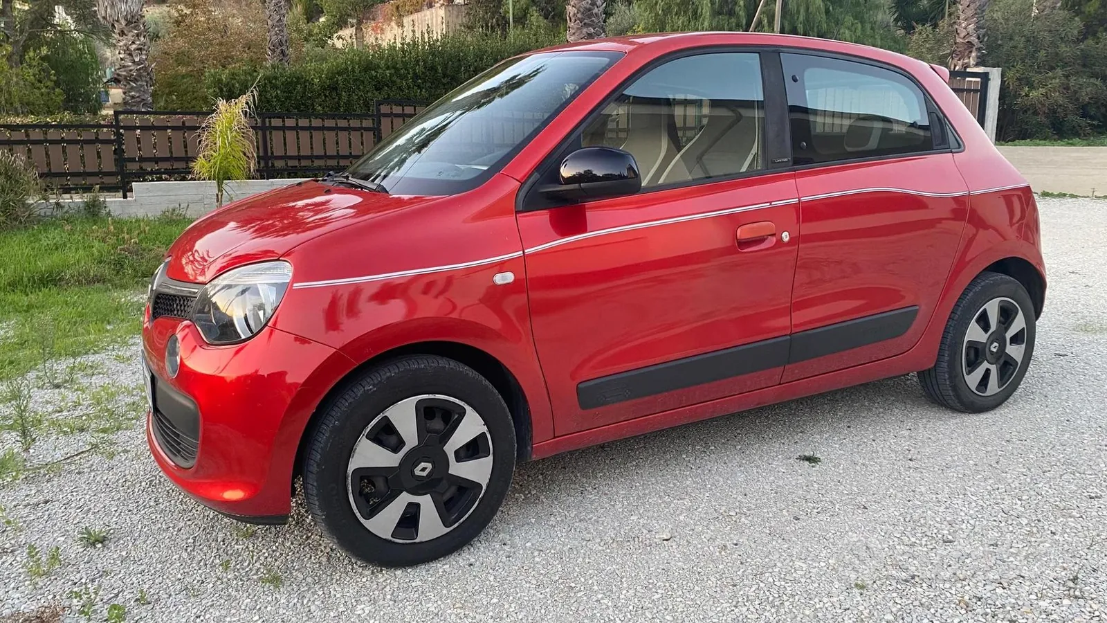 Renault Twingo 2017 photo 2