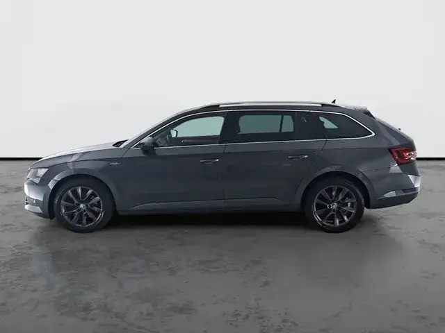 Skoda Superb Combi 2017 photo 2