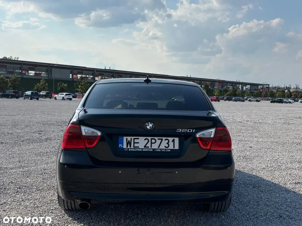 BMW 320I 2006 photo 3
