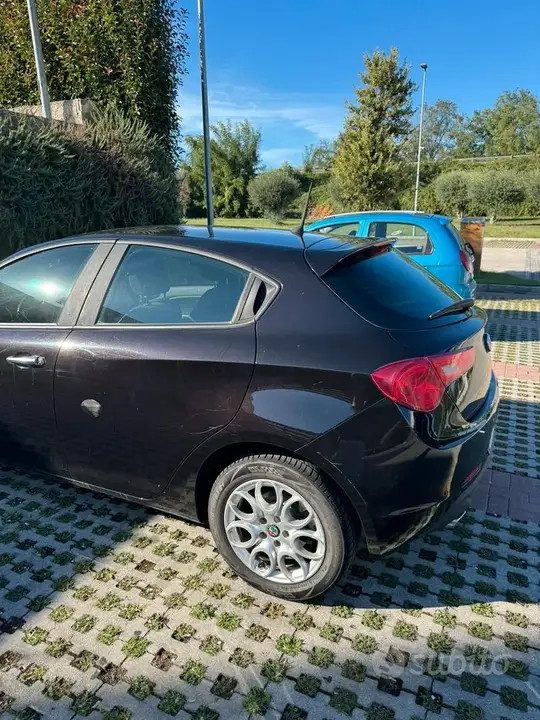 Alfa Romeo Giulietta 2017 photo 2