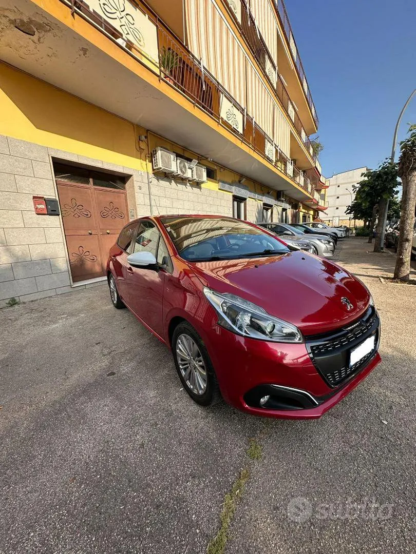 Peugeot 208 2018 photo 3