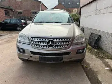 Mercedes-Benz M-Class 2007 photo 2