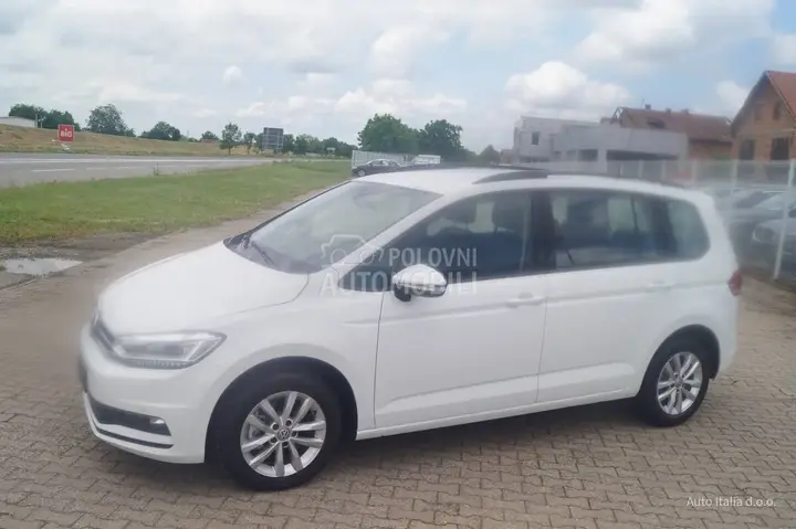 Volkswagen Touran 2018 photo 2