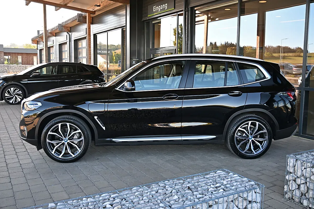 BMW X3 2022 photo 2