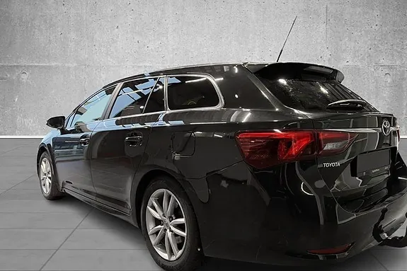 Toyota Avensis 2016 photo 3