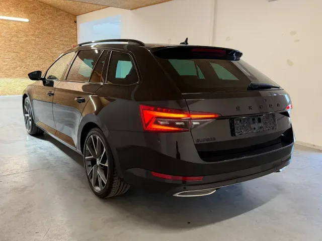 Skoda Superb Combi 2022 photo 3