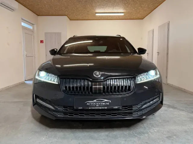 Skoda Superb Combi 2022 photo 2
