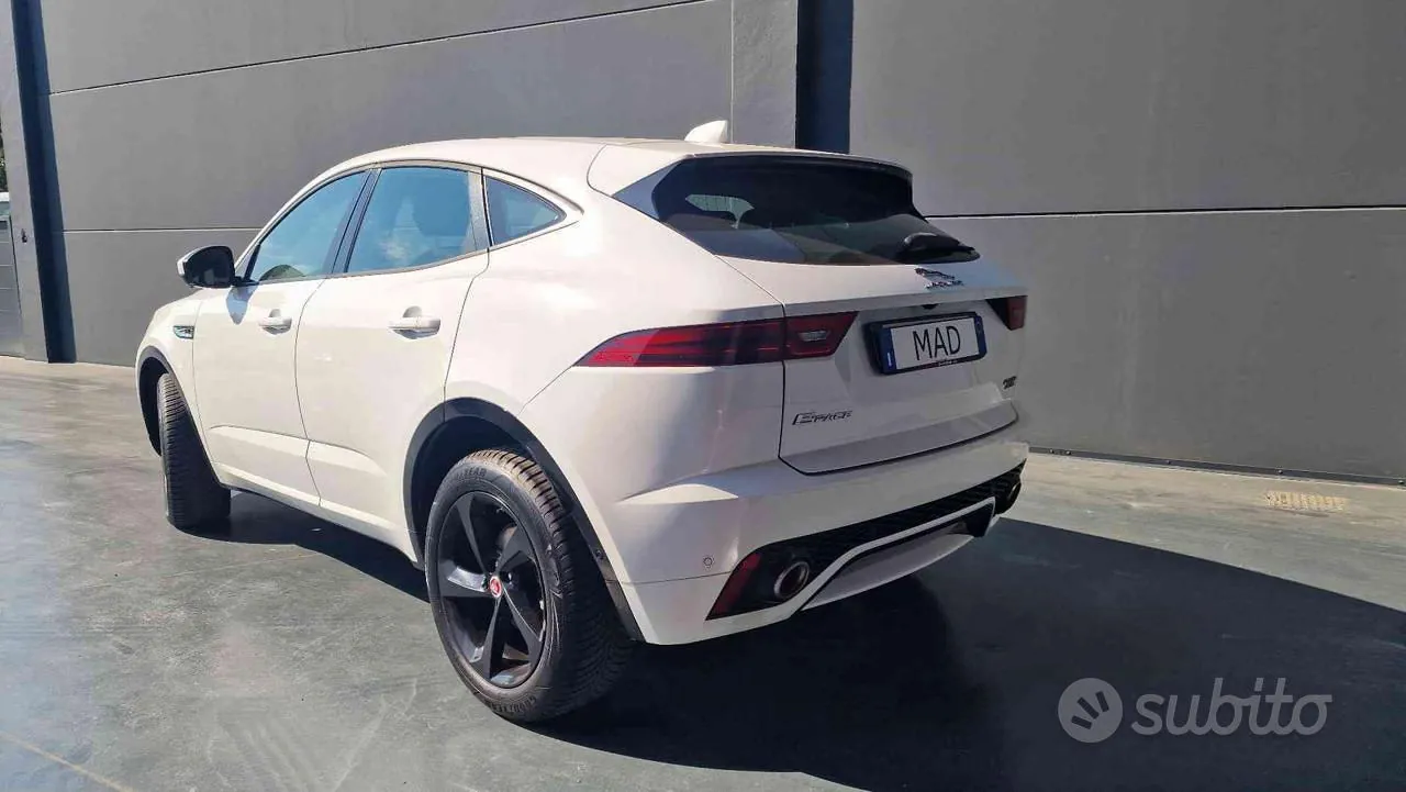 Jaguar E-Pace 2019 photo 3