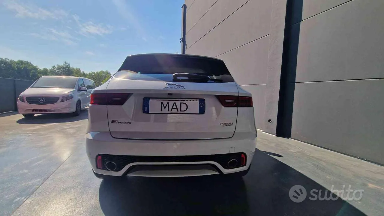 Jaguar E-Pace 2019 photo 4