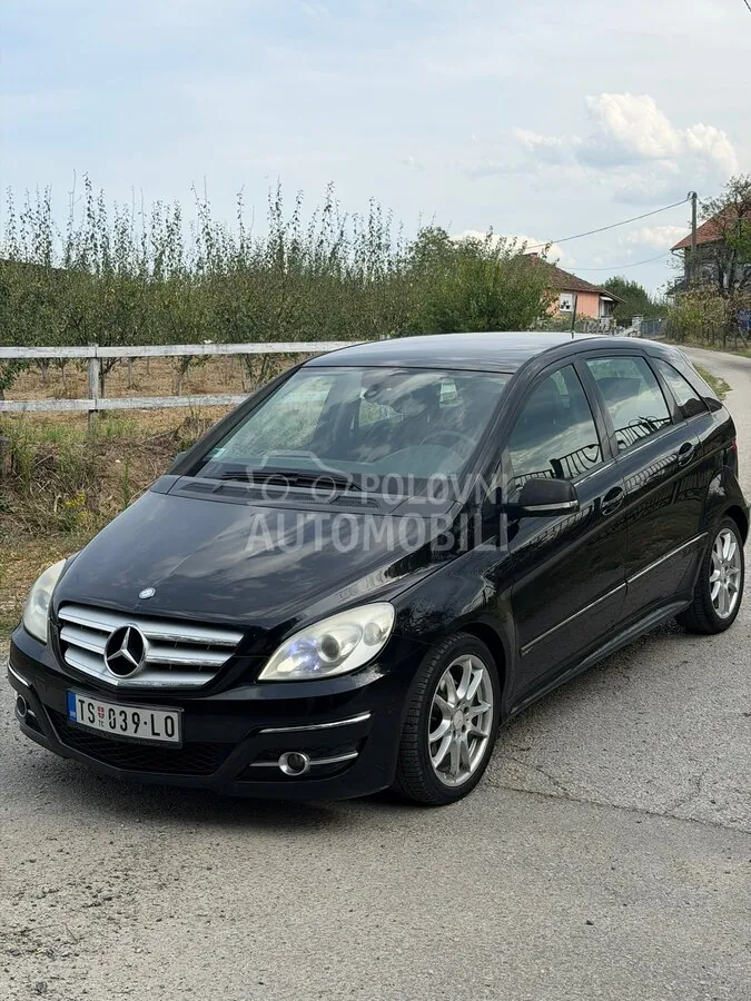Mercedes-Benz B 180 2008 photo 2