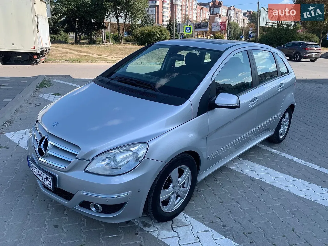 Mercedes-Benz B-Class 2009 photo 2