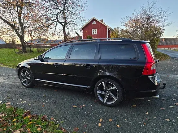 Volvo V70 2008 photo 2