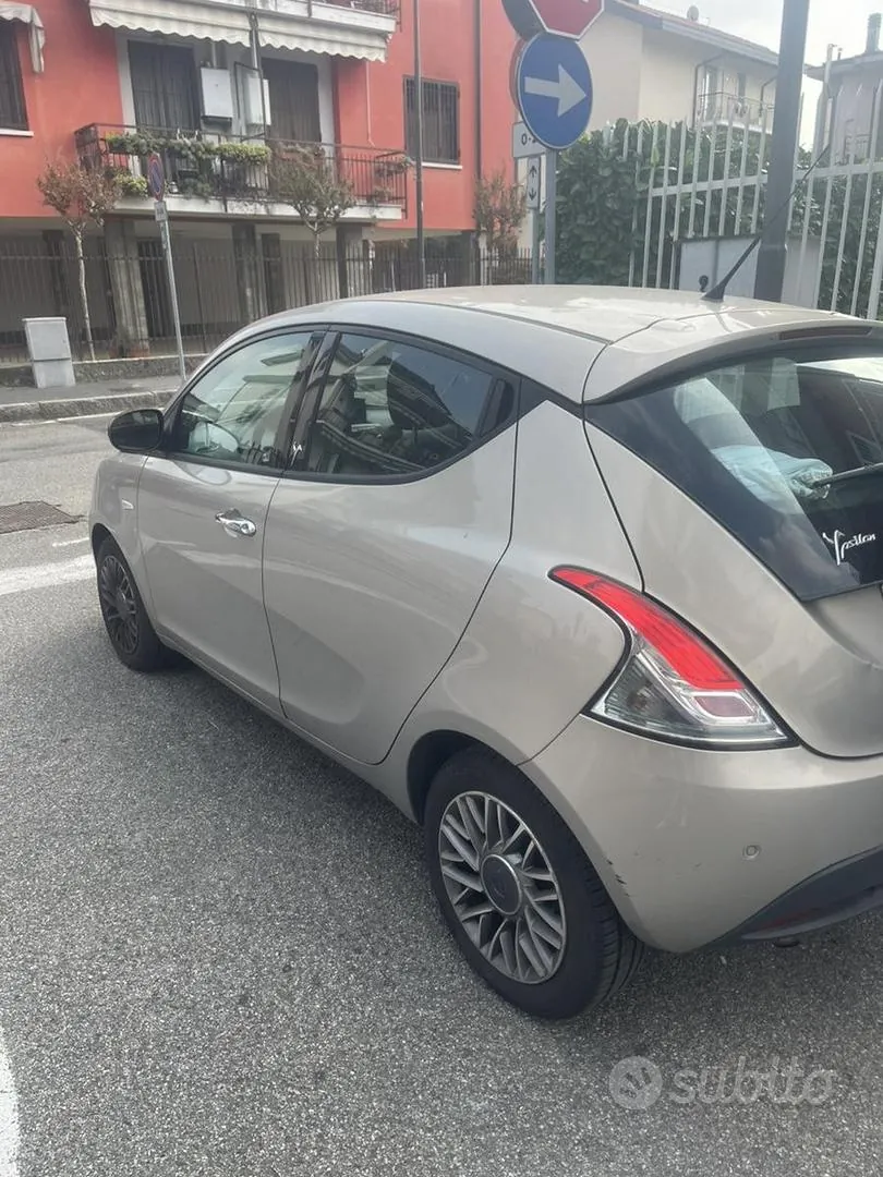 Lancia Ypsilon 2011 photo 4