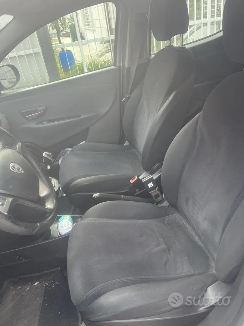 Lancia Ypsilon 2011 photo 5